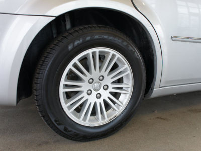 2010 Chrysler 300  Touring