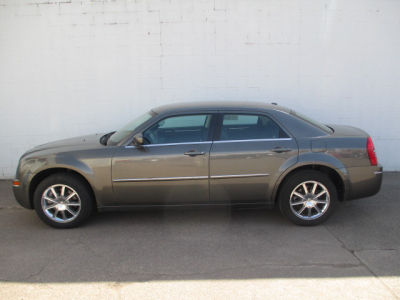 2009 Chrysler 300  Touring/Signature Series