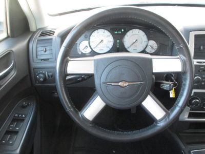 2009 Chrysler 300  Touring/Signature Series