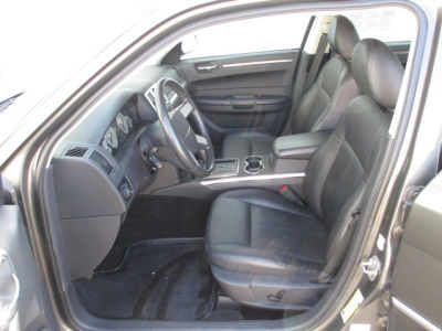 2009 Chrysler 300  Touring/Signature Series