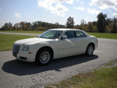 2010 Chrysler 300  Touring