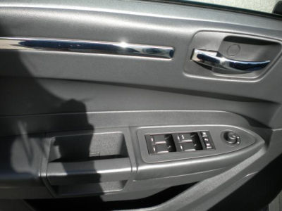 2010 Chrysler 300  Touring