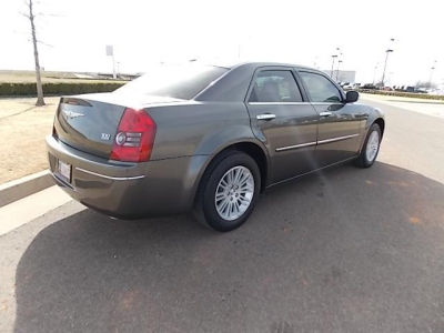 2010 Chrysler 300  Touring