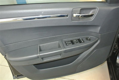 2010 Chrysler 300  Touring