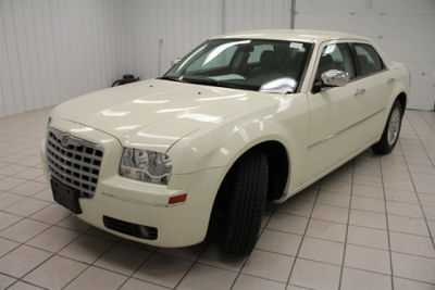 2010 Chrysler 300  Touring