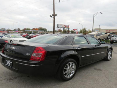 2010 Chrysler 300  Touring/Signature Series