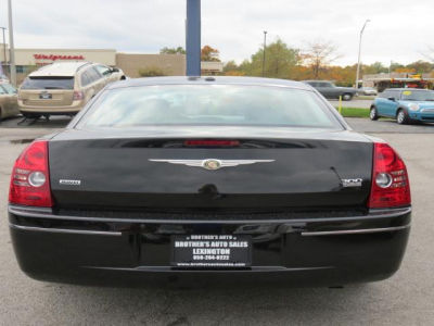 2010 Chrysler 300  Touring/Signature Series
