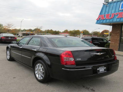 2010 Chrysler 300  Touring/Signature Series