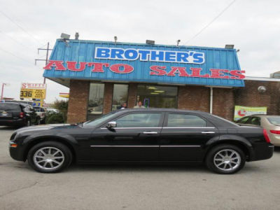 2010 Chrysler 300  Touring/Signature Series