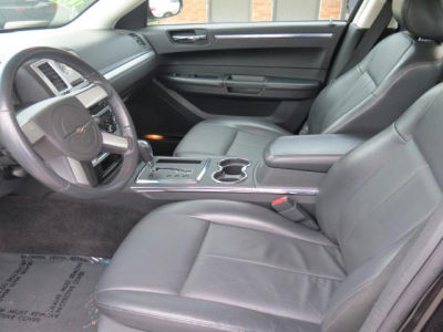 2010 Chrysler 300  Touring/Signature Series