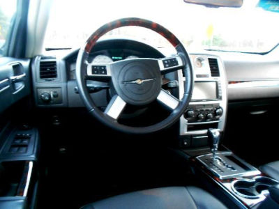 2010 Chrysler 300  Limited
