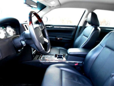 2010 Chrysler 300  Limited