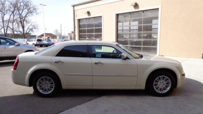 2010 Chrysler 300  Touring Signature