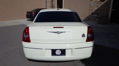 2010 Chrysler 300  Touring Signature