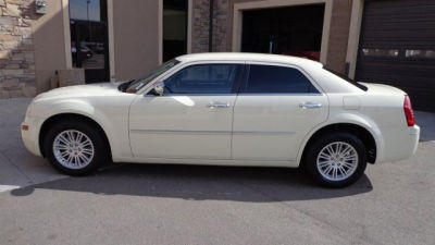 2010 Chrysler 300  Touring Signature