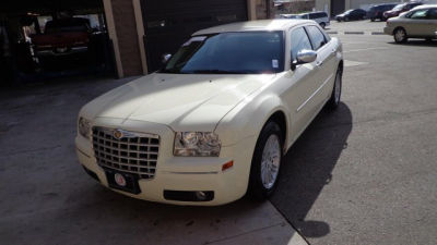 2010 Chrysler 300  Touring Signature