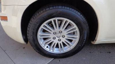 2010 Chrysler 300  Touring Signature