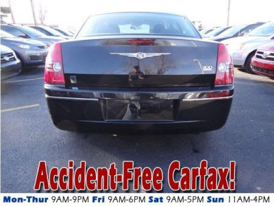 2010 Chrysler 300  Touring