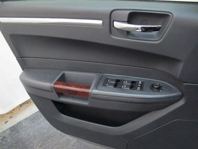 2009 Chrysler 300  Limited