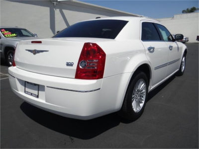 2010 Chrysler 300  Touring