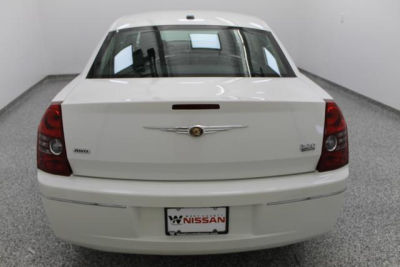 2010 Chrysler 300  Touring/Signature Series