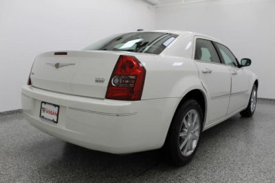 2010 Chrysler 300  Touring/Signature Series