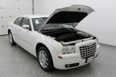 2010 Chrysler 300  Touring/Signature Series