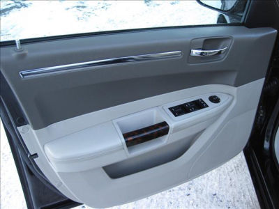 2010 Chrysler 300  Limited