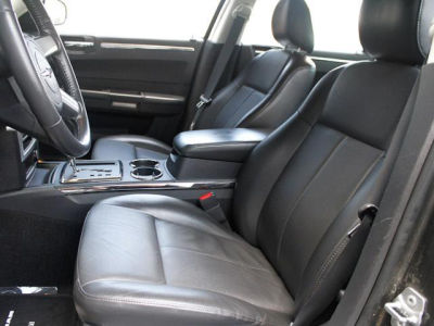 2010 Chrysler 300  Touring/Signature Series