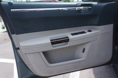 2005 Chrysler 300  300C