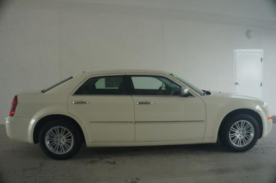 2010 Chrysler 300  Touring