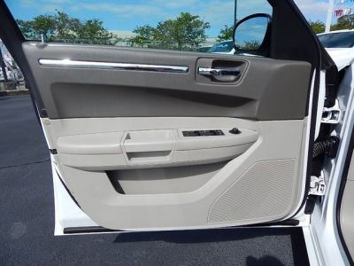 2010 Chrysler 300  Touring