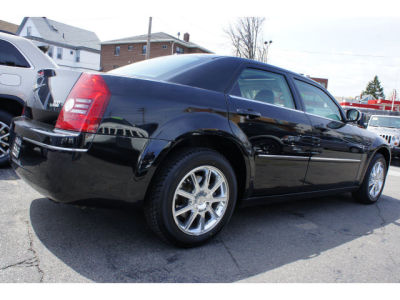 2009 Chrysler 300  Touring/Signature Series