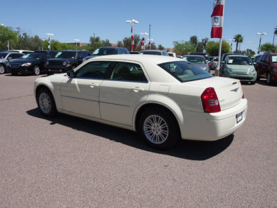 2009 Chrysler 300  LX