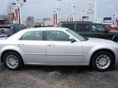 2010 Chrysler 300  Touring Plus