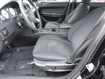 2008 Chrysler 300  LX
