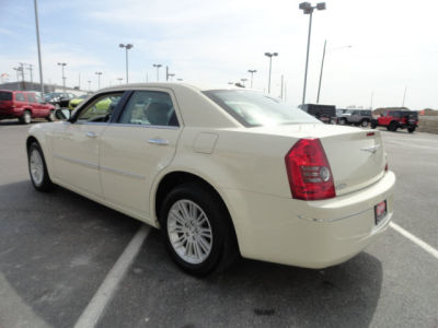 2010 Chrysler 300  Touring