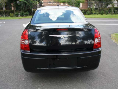 2008 Chrysler 300  LX