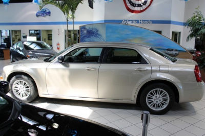 2009 Chrysler 300  LX