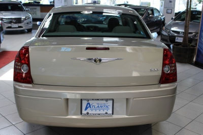 2009 Chrysler 300  LX