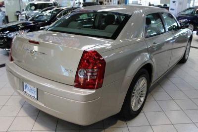 2009 Chrysler 300  LX
