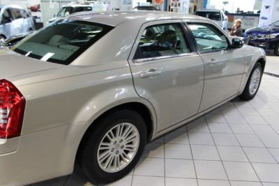 2009 Chrysler 300  LX