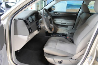 2009 Chrysler 300  LX