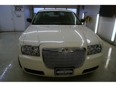 2009 Chrysler 300  LX