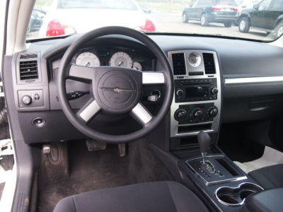 2010 Chrysler 300  Touring