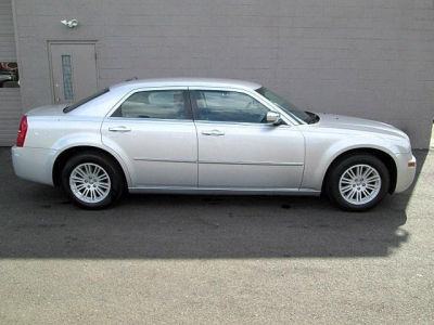 2010 Chrysler 300  Touring
