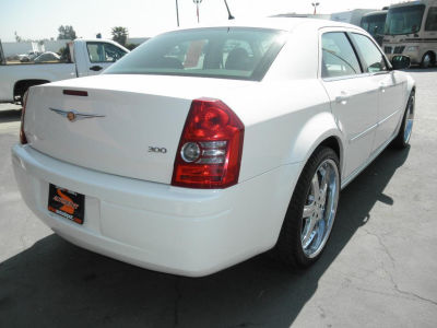 2008 Chrysler 300  LX