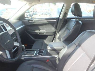 2010 Chrysler 300  Touring
