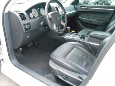 2010 Chrysler 300  Touring