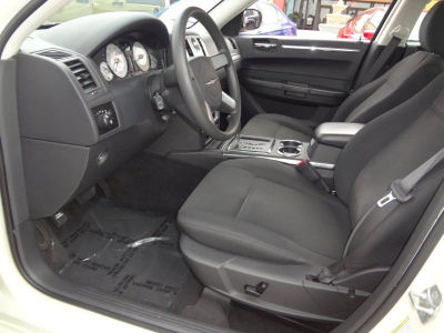 2010 Chrysler 300  Touring Plus